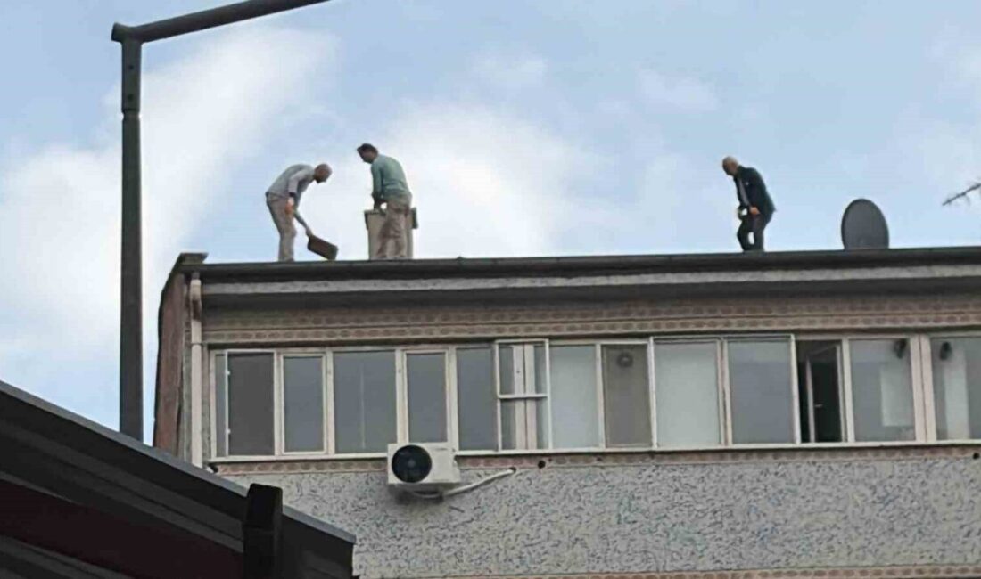 Elazığ’da, İcadiye Mahallesi’nde bulunan 7 katlı bir binanın çatısında, hiçbir