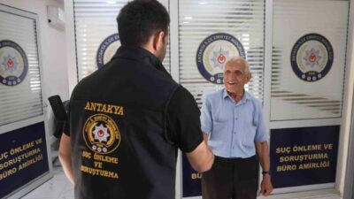 Hatay’da, 75 yaşındaki Nizamettin Günan’ı 170 bin TL dolandıran 4