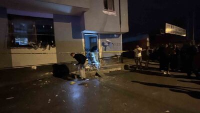 Adana’da, 2’si çocuk 5 kişinin bulunduğu bir eve, kimliği belirsiz