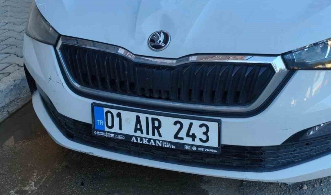 Adana’da bir öğretmenin okulunun karşısında park halindeki otomobiline molotofkokteyli atıldı.