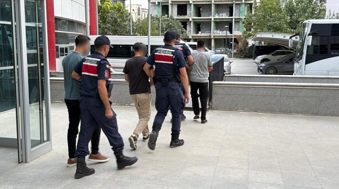 Irak vatandaşı 5 şüpheli Adıyaman’da DEAŞ terör örgütüne yönelik gerçekleştirilen