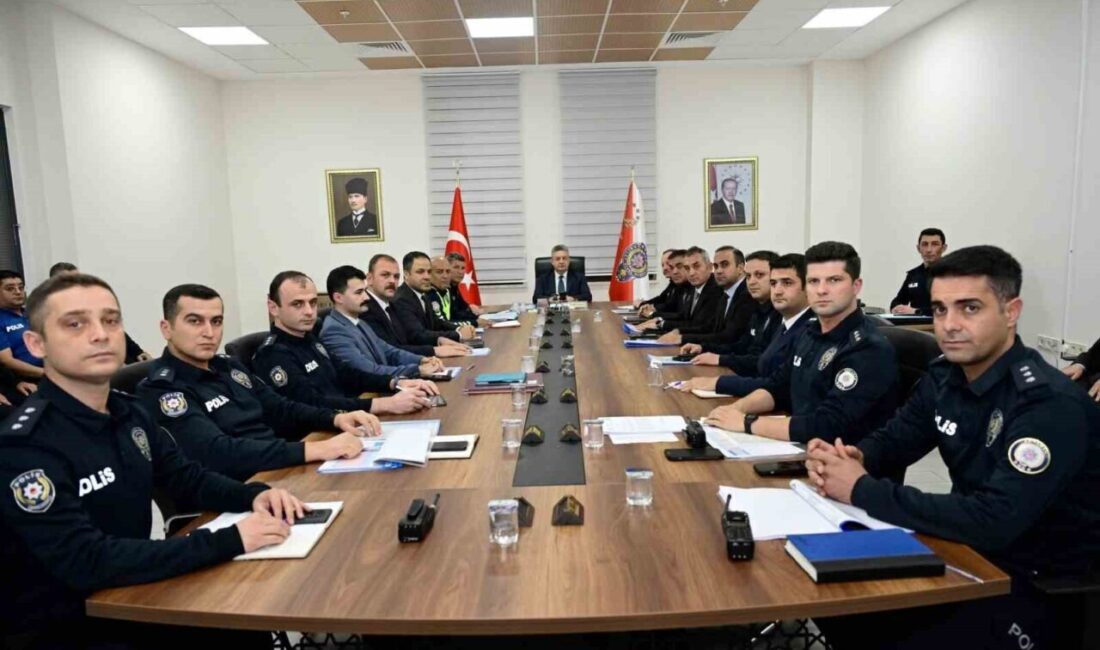 Adıyaman İl Emniyet Müdürü Arzum Nazman’ın başkanlığında, ilçe emniyet müdürleri