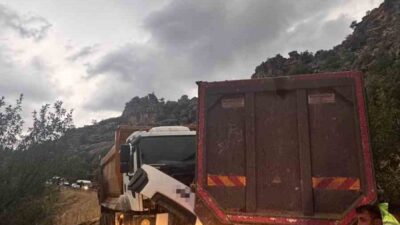 Adıyaman’da meydana gelen trafik kazasında iki kamyon çarpıştı ve olayda