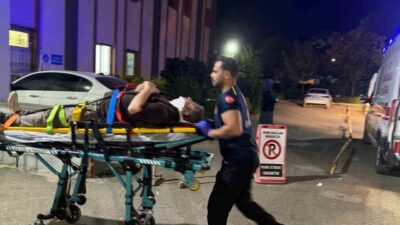 Adıyaman’ın Kahta ilçesinde iki otomobilin karıştığı trafik kazasında 8 kişi