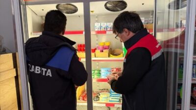 Ahlat ilçesinde, okul çevrelerinde gıda denetimleri kesintisiz olarak devam ediyor.