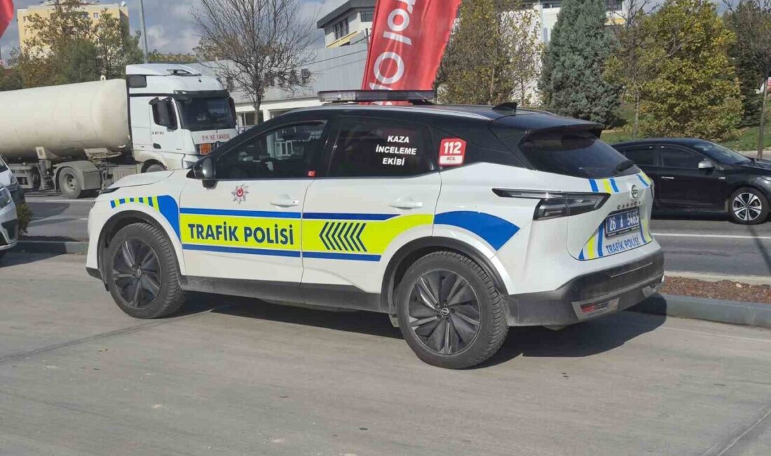 Eskişehir’de bir akarkayıt istasyonu içerisinde otomobilin çarpması sonucu yaralanan kadın