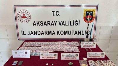 Aksaray’a dışarıdan uyuşturucu getirmek suçlamasıyla 2 kişi jandarma tarafından yakalandı.