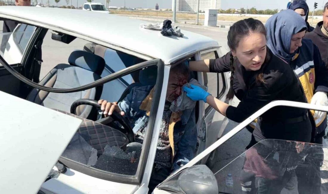 Aksaray’da meydana gelen trafik kazasında, iki aracın kavşakta çarpışması sonucu