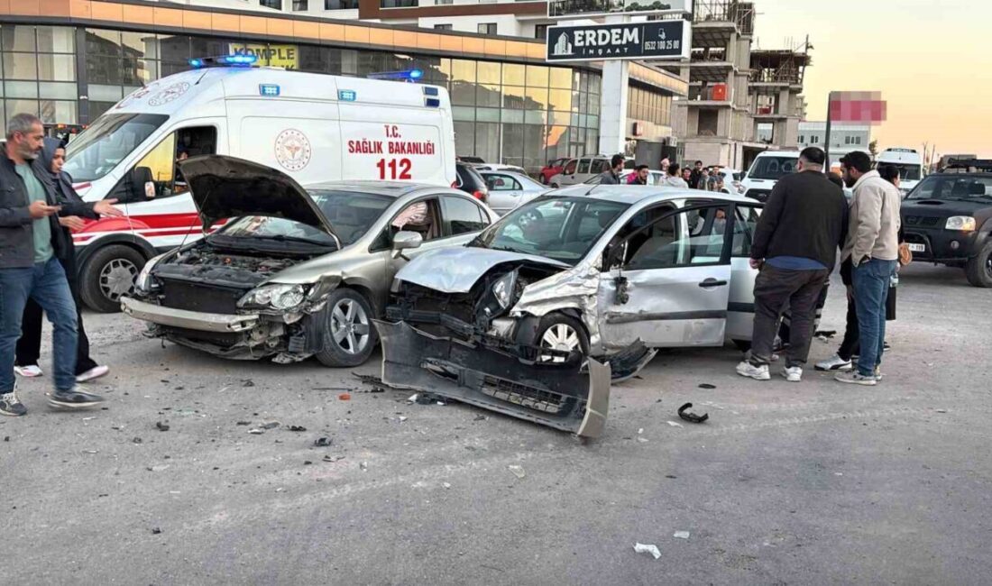 Aksaray ilinde meydana gelen trafik kazasında, iki aracın çarpışması sonucu
