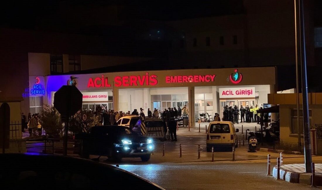 İzmir’in Çeşme ilçesinde, 28 yaşındaki bir kadının tabanca ile vurularak