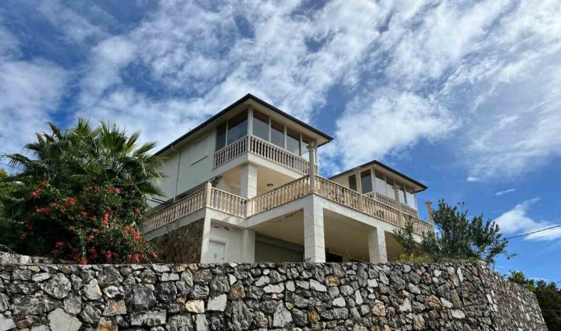 Alanya ilçesinde yaşayan Hollanda vatandaşı olan 70 yaşındaki bir adam