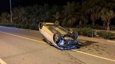 Alanya ilçesinde meydana gelen trafik kazasında 2 kişi yaralandı. Takla