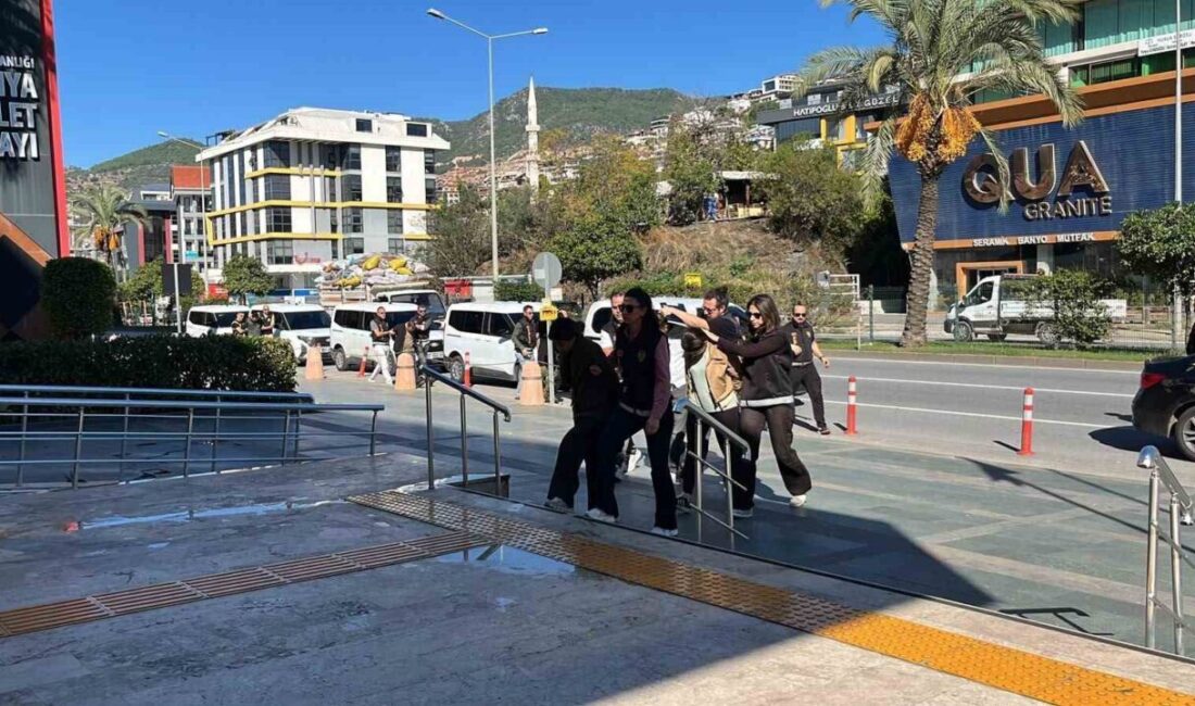 Alanya ilçesinde yaşanan olayda, bir kişinin dağlık alana kaçırılarak ailesinden