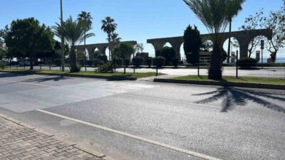 Alanya ilçesinde bir yayaya çarpan motosiklet sürücüsü hayatını kaybetti, yayanın