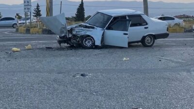 Manisa’nın Alaşehir ilçesinde meydana gelen trafik kazasında, 19 yaşındaki bir
