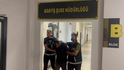 Kocaeli’nin İzmit ilçesinde, alkollü bir mekana gitmek istemeyen 19 yaşındaki