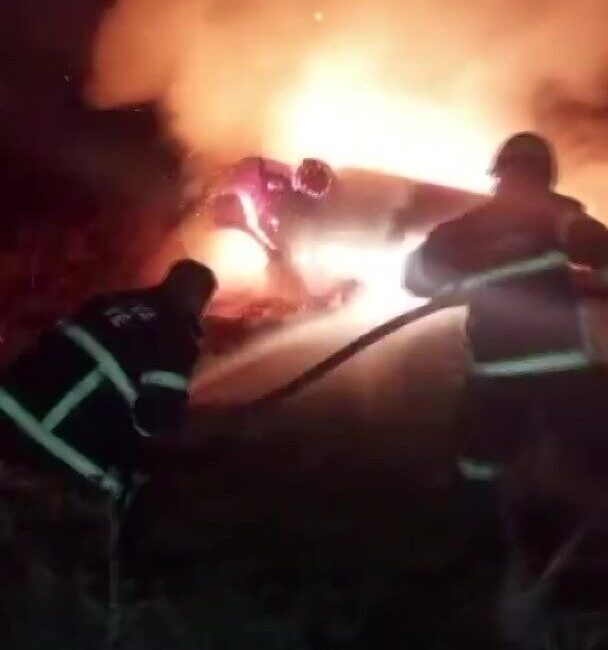 Suluova ilçesinde bir otomobil kontrolden çıkarak takla attı ve ardından