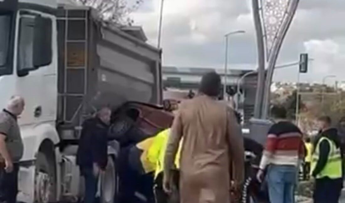 Ankara’nın Polatlı ilçesinde kamyon ile otomobilin çarpıştığı kazada yaralanan 3