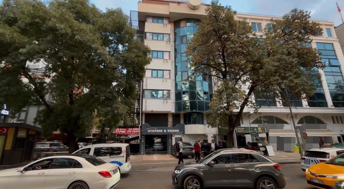 Çankaya ilçesindeki bir otelin 6. katından düşen kadın, otomobilin üzerine