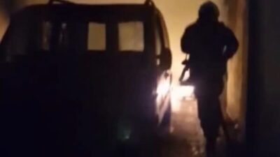 Hatay’da, Güzelburç Mahallesi’nde bulunan terkedilmiş bir iş yerinde çıkan yangın,