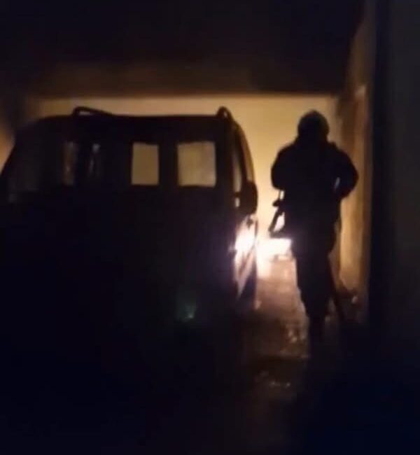 Hatay’da, Güzelburç Mahallesi’nde bulunan terkedilmiş bir iş yerinde çıkan yangın,
