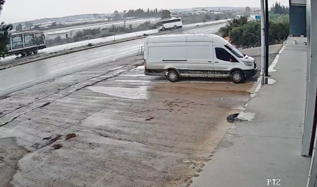 Antalya-Isparta karayolunda meydana gelen ve 17 kişinin yaralanmasına neden olan