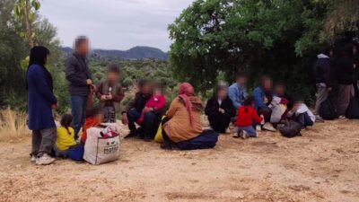 Demre ilçesinde gerçekleştirilen operasyonda Sahil Güvenlik ve Jandarma ekipleri, Afganistan