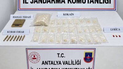 Antalya’da gerçekleştirilen bir operasyonda, 3 kilogram kokain ve çeşitli uyuşturucu
