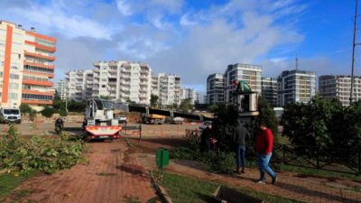 Antalya’nın Kepez ilçesinde seyir terasını yerle bir ettikten sonra önüne