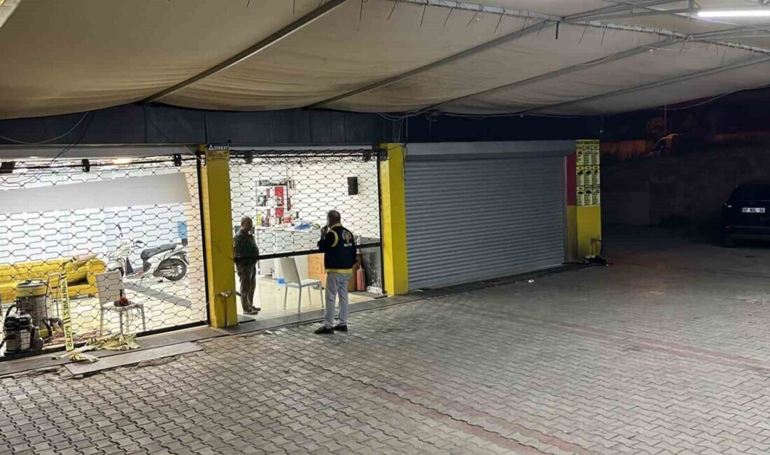 Alanya ilçesinde bir oto yıkama dükkanında yaşanan kavgada, silahla vurulan
