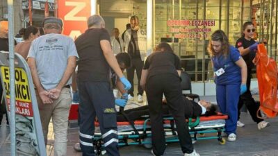 Serik ilçesinde meydana gelen trafik kazasında otomobil ile motosiklet çarpıştı