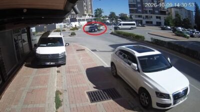 Manavgat ilçesinde meydana gelen otomobil ile motosikletin çarpışması sonucu yaralanan