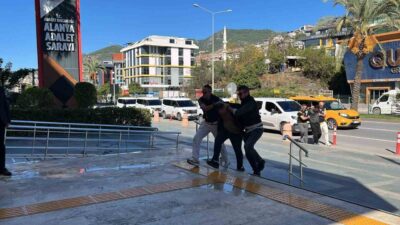 Alanya ilçesinde, bir kişinin dağlık alanda kaçırılarak ailesine şantaj yapılarak