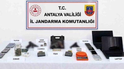 Antalya İl Jandarma Komutanlığı’nın yürüttüğü operasyonda tabanca ve uyuşturucu ele