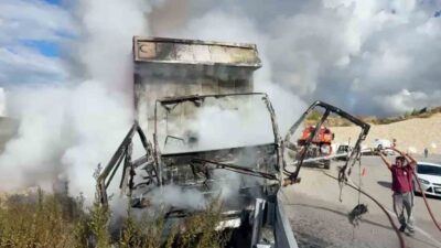 Manavgat ilçesinde bir evden eve nakliyat kamyonunun motor kısmında çıkan