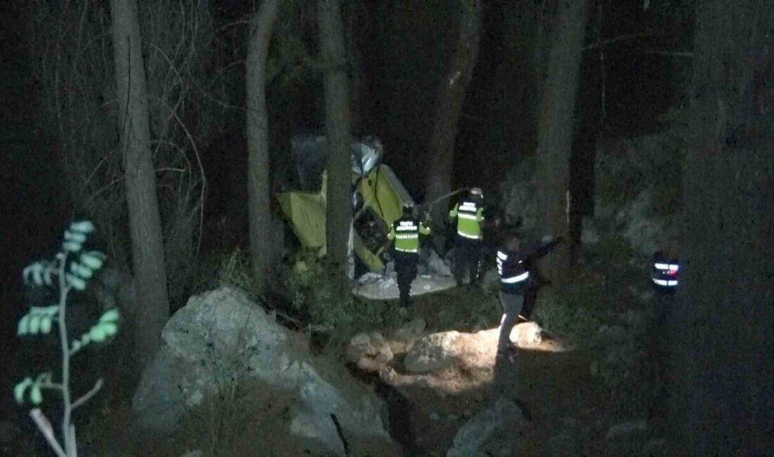 Antalya’nın Konyaaltı ilçesinde dün akşam meydana gelen bir trafik kazasında,