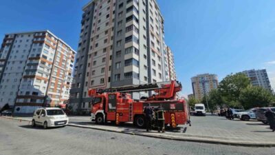 Melikgazi ilçesindeki bir apartmanın 2. katında meydana gelen yangında bir