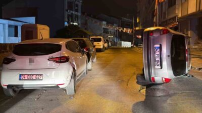 Arnavutköy ilçesinde, bir otomobil park halindeki araca çarptıktan sonra yan