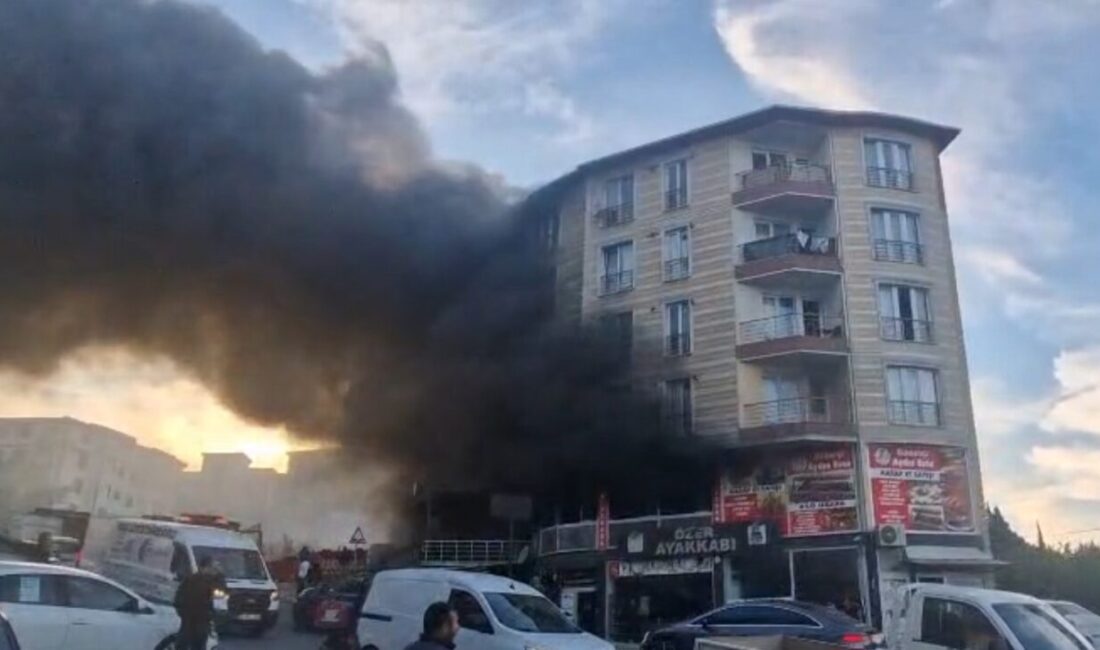 Arnavutköy’de bir restoranda çıkan ve henüz sebebi belirlenemeyen yangın paniğe
