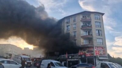 Arnavutköy’de bir restoranda çıkan ve henüz sebebi belirlenemeyen yangın paniğe