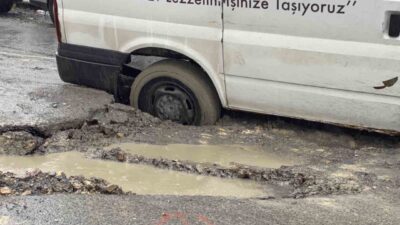 Arnavutköy’de İstanbul Su ve Kanalizasyon İdaresi (İSKİ) tarafından altyapı çalışması
