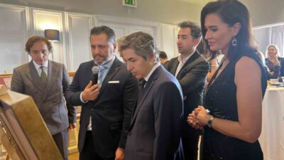 Türk-İngiliz ilişkilerini tarihî belgeler ve gazete kupürleriyle London’daki Arundel House’ta