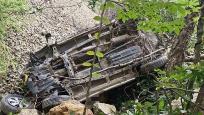 Artvin’in Yusufeli ilçesinde meydana gelen acı bir olayda, bir aracın