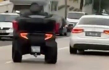 Bursa’da bir kişi, ATV ile drift yaparken ve makas attı.