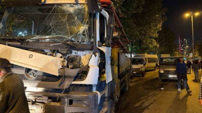 İstanbul Avcılar bölgesinde aynı şirkete ait bir beton mikseri ile
