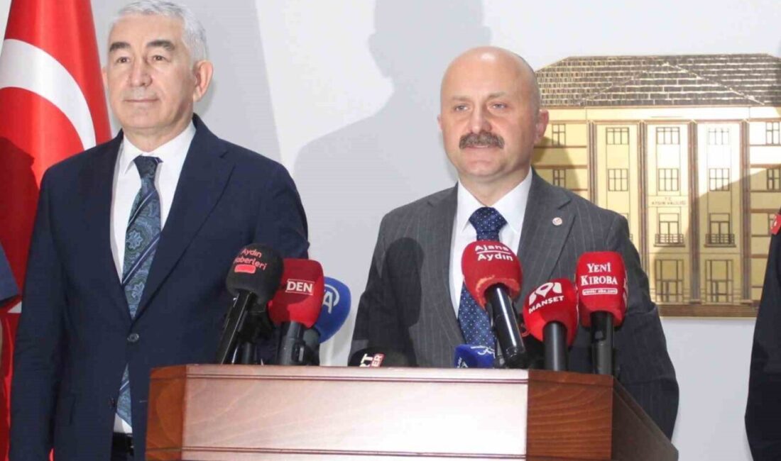 Aydın Valisi Dr. Osman Varol, Kuşadası’ndaki Pazar yeri yangınının kontrol