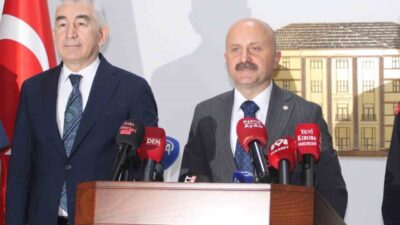 Aydın Valisi Dr. Osman Varol, Kuşadası’ndaki Pazar yeri yangınının kontrol