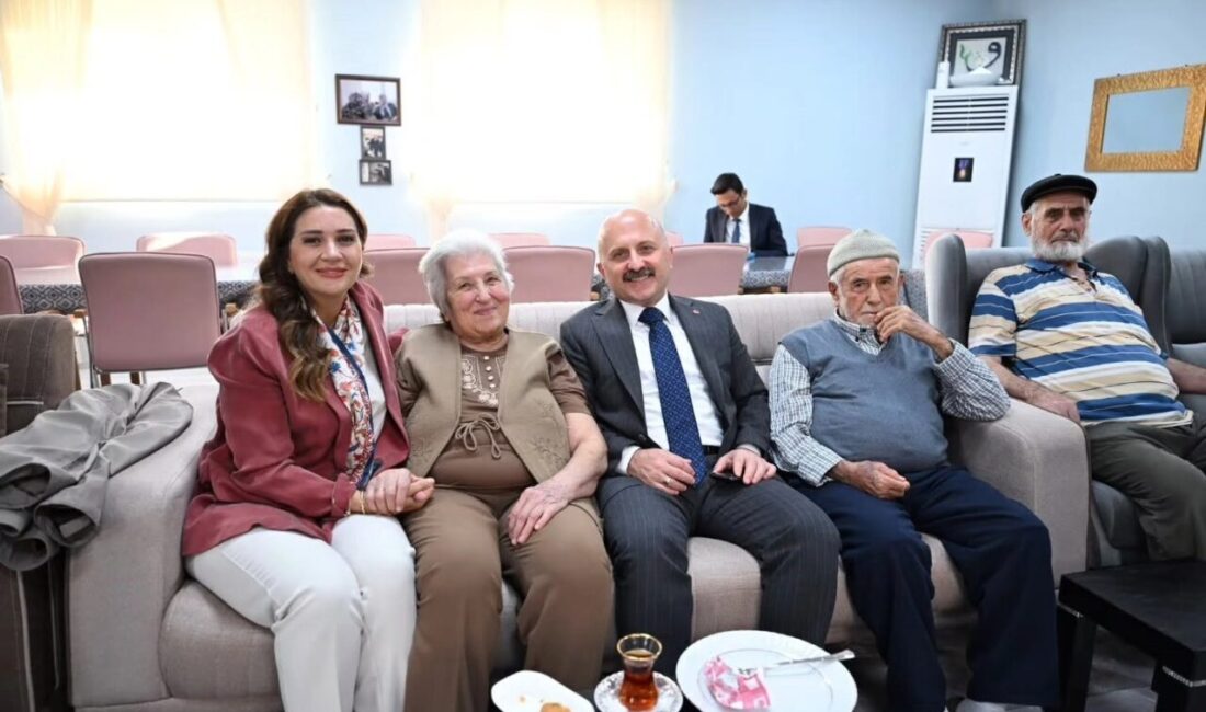 Aydın Valisi Dr. Osman Varol, yaşlı bakım merkezini ziyaret ederek