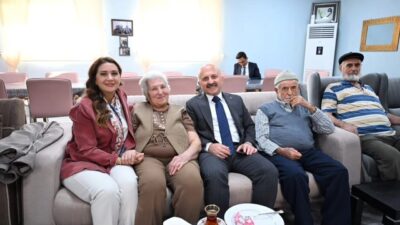 Aydın Valisi Dr. Osman Varol, yaşlı bakım merkezini ziyaret ederek