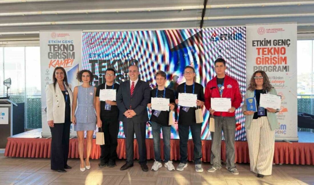 İzmir’de, 20 ilin katıldığı Genç Tekno Girişim Kampı’nda Aydın Lisesi